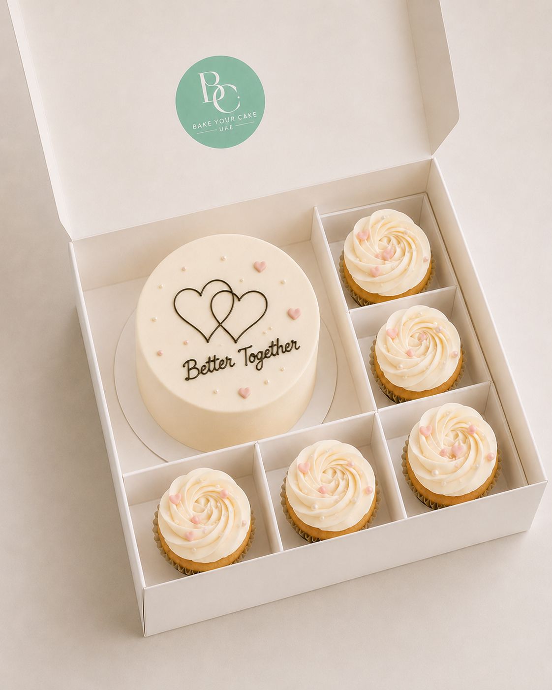 Mini Cake with 5 Cupcakes