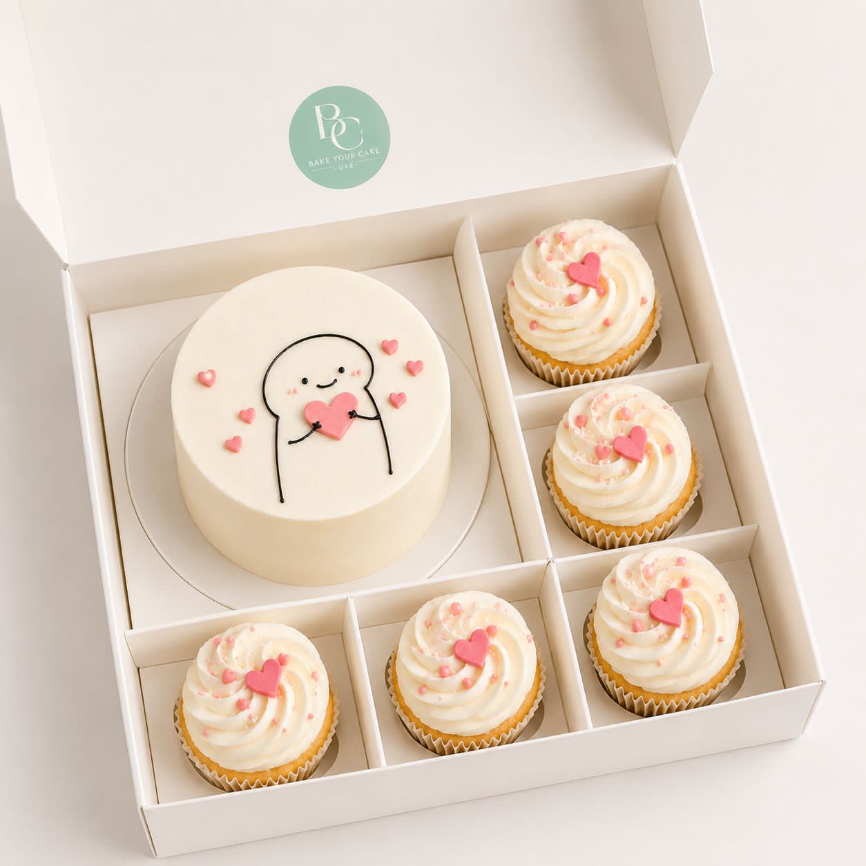 Mini Cake with 5 Cupcakes