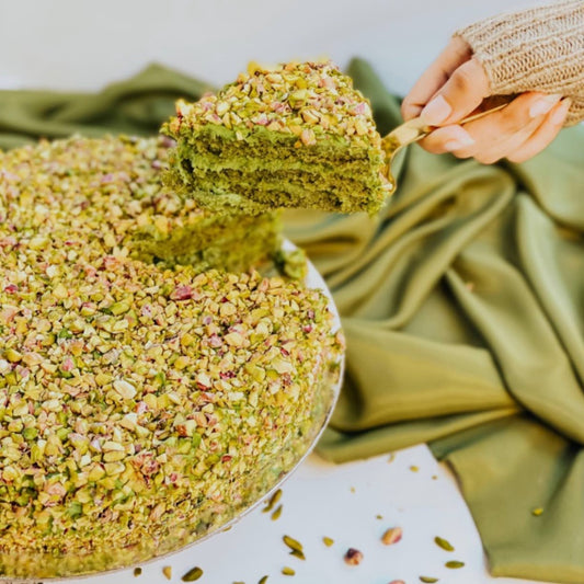 Pistachio With Nuts Cake