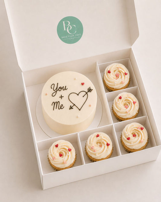 Mini Cake with 5 Cupcakes