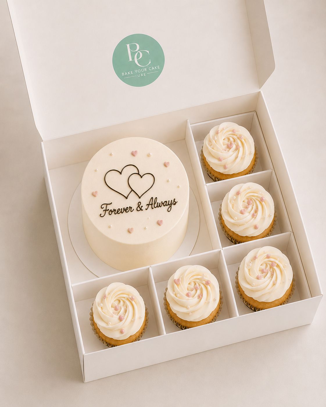 Mini Cake with 5 Cupcakes